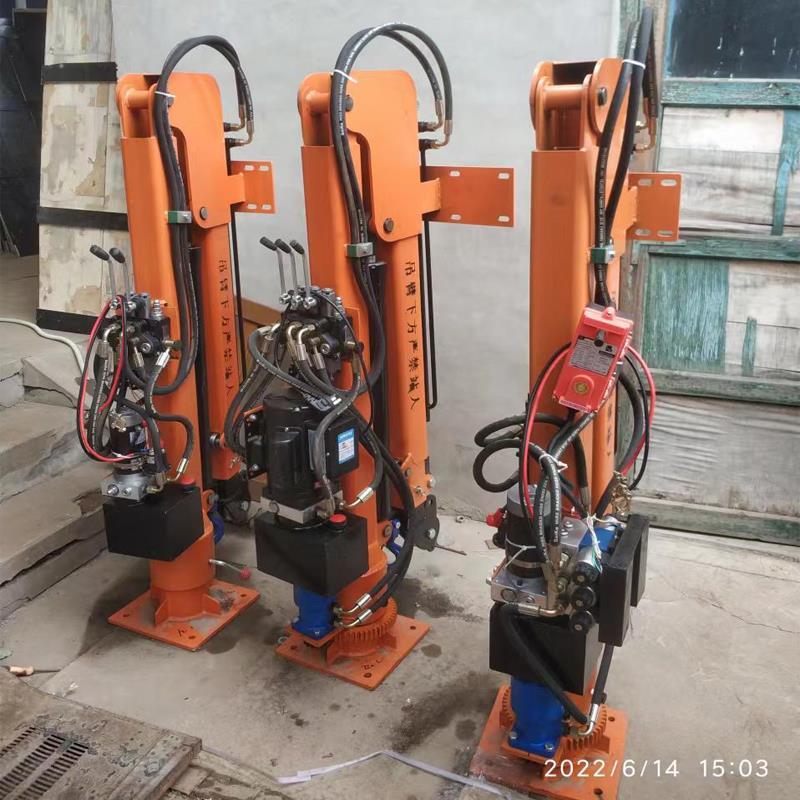 鹰手营子矿区重汽蓝牌随车吊 3.2吨 国六动力强 液压驱动 农用自卸起重机